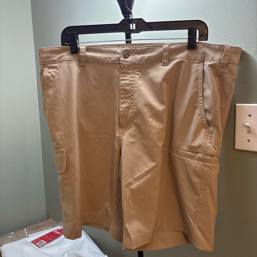 PGA Tour Men's Beige Cargo Shorts